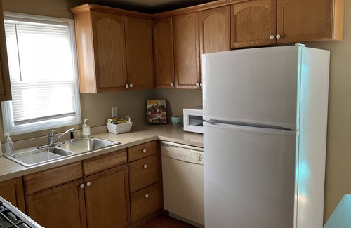 West Allis Casa | ★ Cozy Beach Themed Home ★ 2 Beds ★ Spacious Parking ★