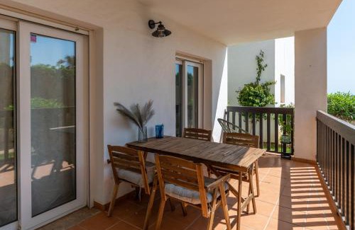 Calahonda Apartamento | Cozy beachfront 2BR with Terrace, Pool and Garage