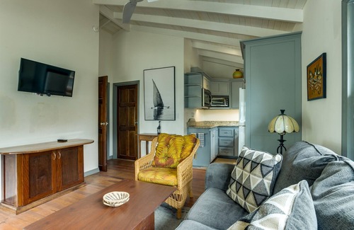 Placentia Cabaña | Cozy Beachfront Cottage on the Beach in Maya Beach