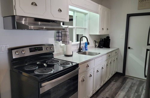 North Bay Cabaña | Cozy Beachfront Cottage