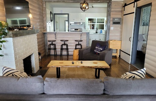 North Bay Cabaña | Cozy Beachfront Cottage