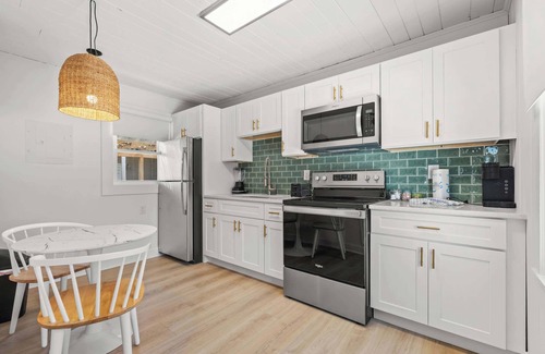Ash Casa | Cozy Beachside Bungalow Studio Ideal for Couples