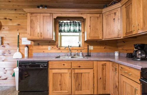Nashville Cabina | Cozy Bear Cabin * Decoración moderna * ¡Recientemente actualizado! * Bañera de hidromasaje * 5 minutos a Nashville