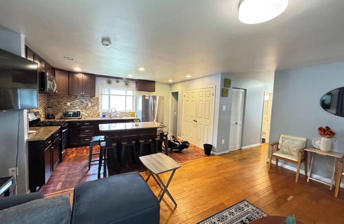 Seminary Hill Casa | COZY Beautiful Entire House in Alexandria