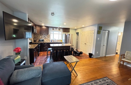Seminary Hill Casa | COZY Beautiful Entire House in Alexandria