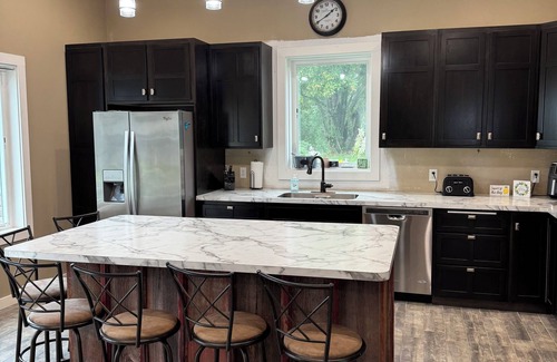 Alexandria Cabina | Cozy, beautiful, family friendly, 3-bedroom, newly built cabin on Lake Latoka