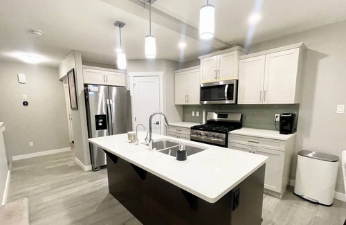 Regina Casa | Cozy & Beautiful House in Regina