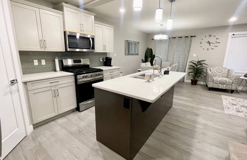 Regina Casa | Cozy & Beautiful House in Regina