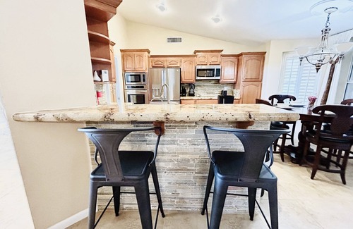 Arizona Skyline Community Casa | Cozy Beautiful Mesa Escape Golf King Bed Sauna Relax! 55+ Sunland Golf Community