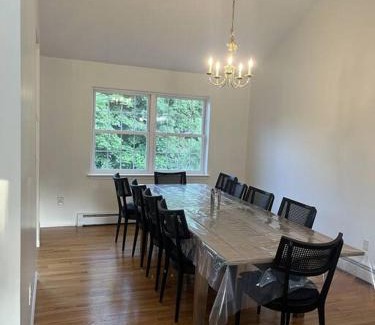 Monroe Casa | Cozy Beautiful Pondside Luxurious Retreat