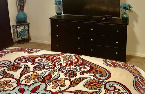 Fresno Casa | Cozy Beautiful Private Bedroom with key lock for your privacy