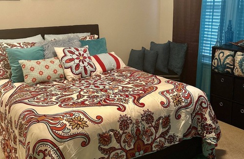 Fresno Casa | Cozy Beautiful Private Bedroom with key lock for your privacy
