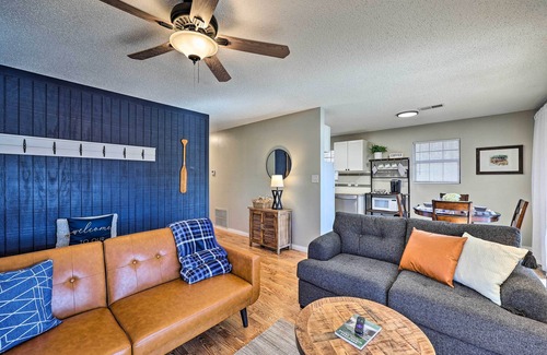 Powell Cabina | Cozy Beaver Lake Cabin w/ Waterfront View & Kayaks
