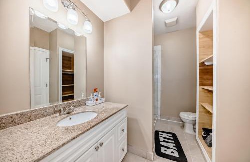 Signal Hill Casa | Cozy bedroom in quiet community