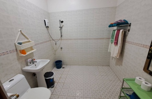 Rosales Complejo | Cozy bedroom resort with kitchen, WiFi in charming Rosales 20000m² wall around
