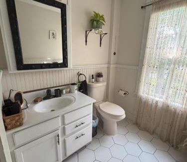 Saugerties South Casa | Cozy Bedroom With Fireplace