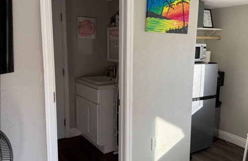 Poway Apartamento | Cozy bedroom with private entrance in charming Poway with WiFi access