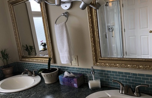 Vancouver South Casa | Cozy Bedrooms Guest House