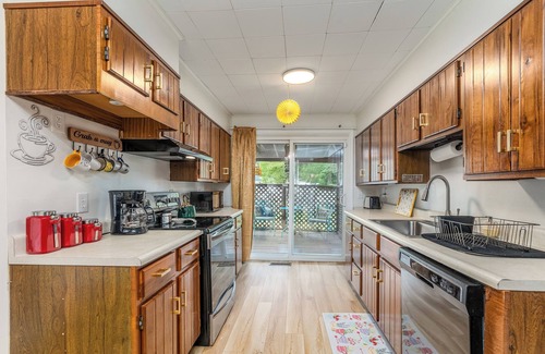 Mount Vernon Casa | Cozy Bee Hive Cheerful Stay Near Town