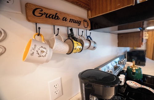 Mount Vernon Casa | Cozy Bee Hive Cheerful Stay Near Town
