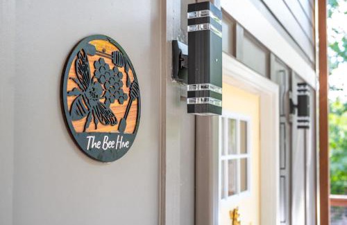 Bynum Casa | Cozy Beehive Treehouse