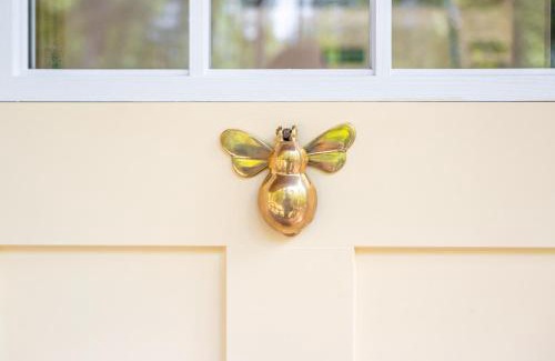 Bynum Casa | Cozy Beehive Treehouse