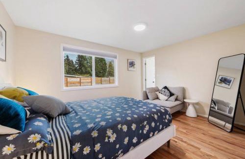 East Lake Hills Casa | Cozy Bellevue Home for Family Business Near Microsoft