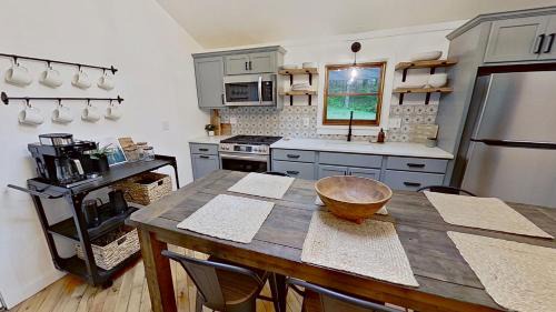 Tolland Casa | Cozy Berkshires Cabin with Lake, Beach, Hot Tub, Fireplace - The Wilde BNB