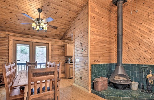 Rosman Cabina | Cozy Blue Ridge Mountain Cabin on 18 Acre Lot