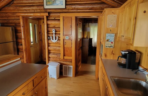 Arbor Vitae Cabina | Cozy boat house on the lake! Private dock and beautiful water views!