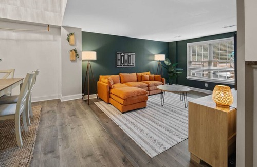 Montgomery Village Casa | Cozy Boho 3b3b | Playground
