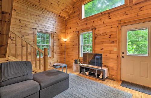 Boone Casa | Cozy Boone Cabin with Deck Close to Downtown!
