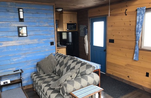 Port de Grave Chalet De Esquí | Cozy Boutique Chalet on the Ocean's Edge!