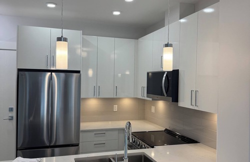 Abbotsford Condominio | Cozy brand new 1 bedroom Condo , close to Hospital , UFV & downtown Abbotsford.