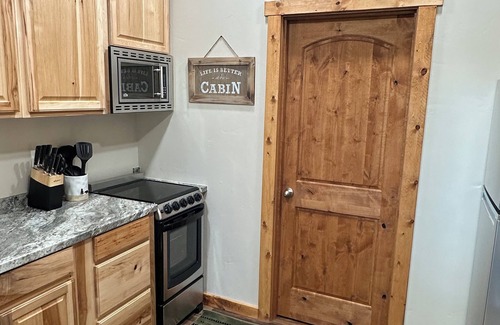 Island Park Cabina | Cozy brand-new 2-bedroom cabin in adorable Island Park near Yellowstone