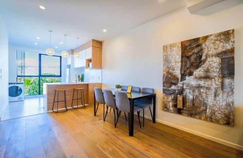 Belmont Casa | Cozy Brand New 2 Bedrooms Close to Takapuna Beach