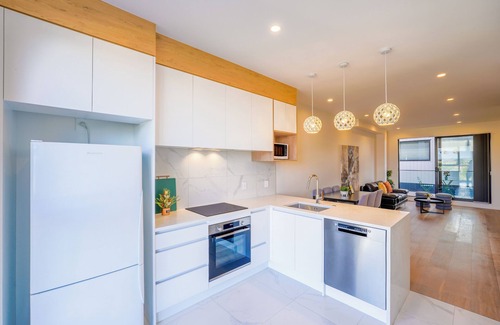 Belmont Casa | Cozy Brand New 2 Bedrooms Close to Takapuna Beach