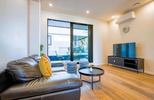 Belmont Casa | Cozy Brand New 2 Bedrooms Close to Takapuna Beach