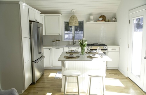 West Hyannisport Casa | Cozy BRAND NEW.3 bed 1 Bath, .8 Mile to Beach.