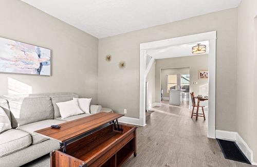 Holy Cross Casa | Cozy Brand New 3BR/1BA Remodel - Close To It All!