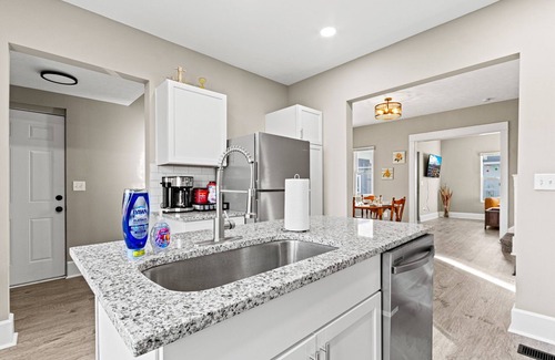 Holy Cross Casa | Cozy Brand New 3BR/1BA Remodel - Close To It All!