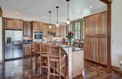 Blue River Casa | Cozy Breckenridge Ski Home Escape and relax in a secluded getaway. Sleeps 8
