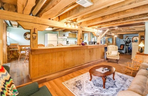 Carbon Hill Casa | Cozy Bremen Cabin with Hot Tub & Outdoor Bliss