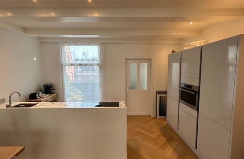 Schinkelbuurt Apartamento | Cozy, bright, Luxury 2-floor apartment - very central!