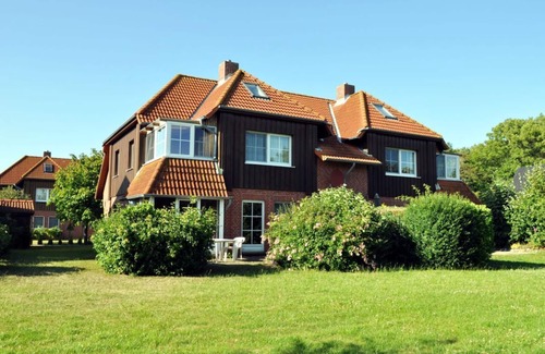 Wenkendorf Condominio | Cozy, bright vacation apartment on 2 levels with conservatory