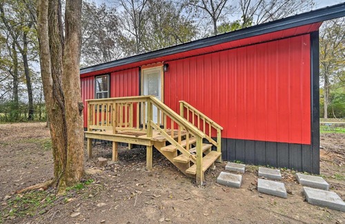 Broken Bow Casa | Cozy Broken Bow Cabin, Walk to the Lukfata Creek!
