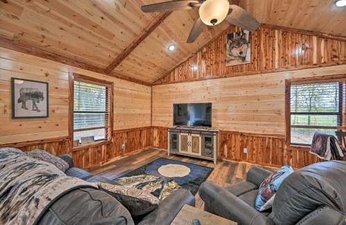 Broken Bow Casa | Cozy Broken Bow Cabin, Walk to the Lukfata Creek!
