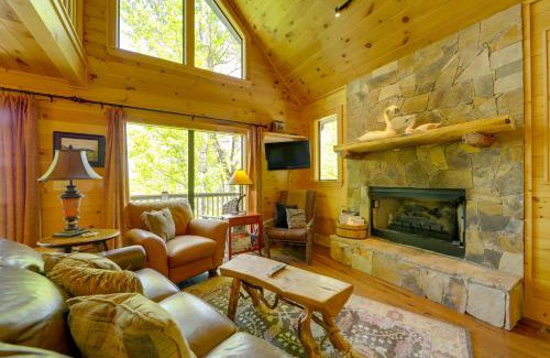Bryson City Casa | Cozy Bryson City Cabin with Mountain Views!