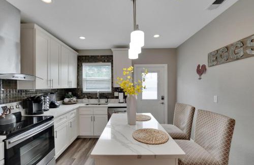 Ybor City Casa | Cozy Bungalow Central Location Near Downtown