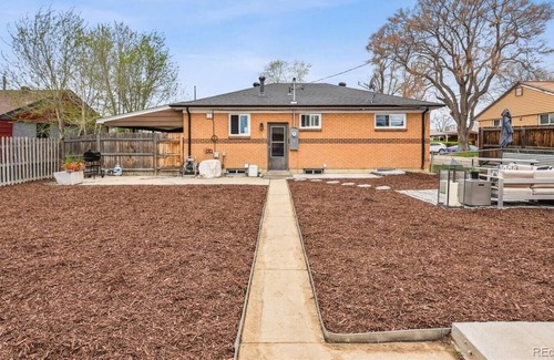 Twin Lakes Casa | Cozy Bungalow in Perfect Location
